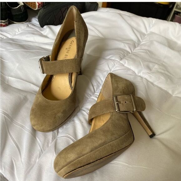 Gianni Bini Green Suede Mary Jane Heels - Picture 13 of 14